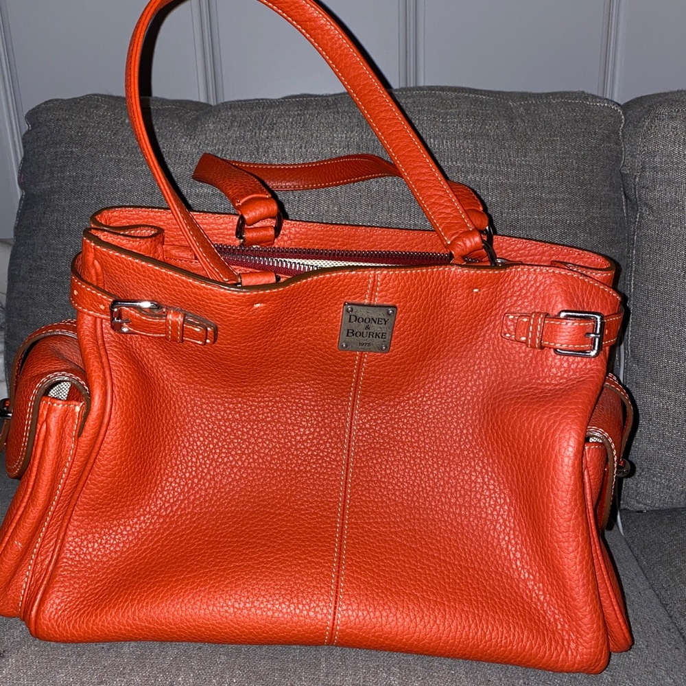 Dooney & Bourke LG Comprtment Bag